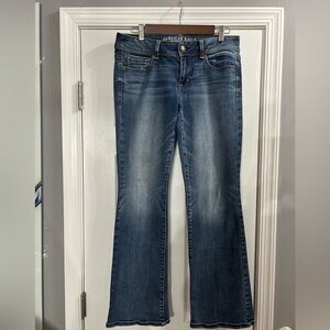 AMERICAN EAGLE KICK BOOT JEANS SIZE 10